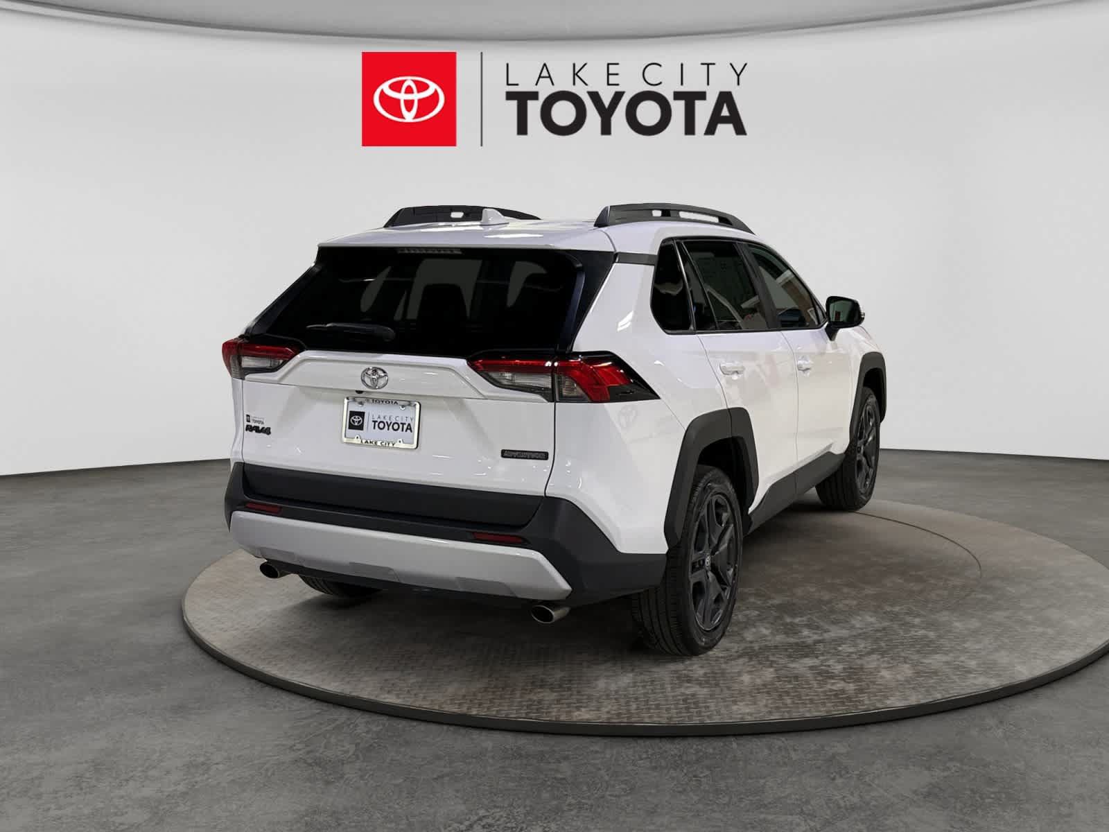 Used 2024 Toyota RAV4 Adventure AWD/4WD image 9