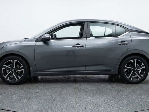 Used 2025 Nissan Sentra SV image 4