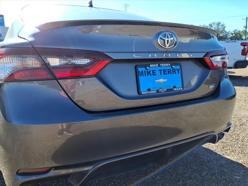 Used 2024 Toyota Camry SE image 14