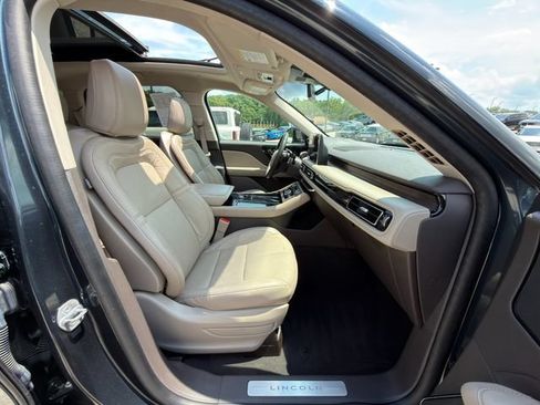 Used 2023 Lincoln Aviator Reserve w/ Equipment Group 201A RWD image 9