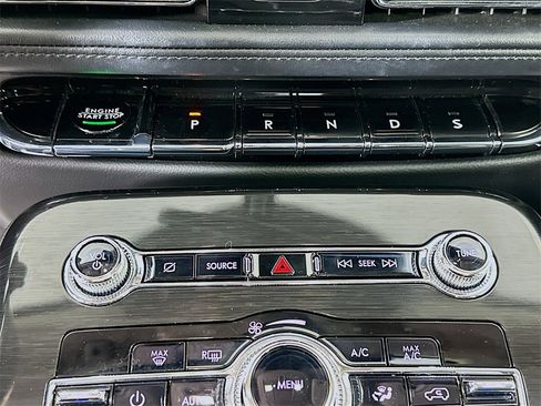 Used 2021 Lincoln Nautilus Reserve w/ Equipment Group 202A image 17