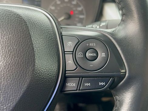 Used 2025 Toyota Corolla SE image 25