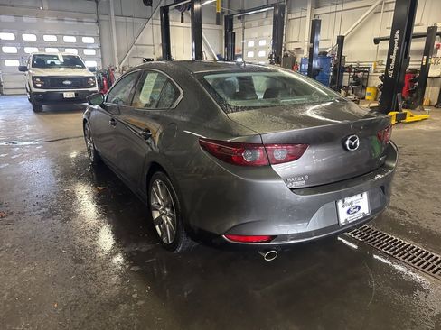 Used 2020 MAZDA MAZDA3 Sedan w/ Preferred Package image 5