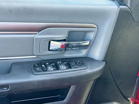 Used 2022 RAM 1500 Classic SLT RWD image 18