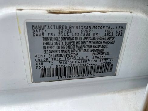 Used 2022 Nissan Sentra SR w/ SR Premium Package FWD image 25