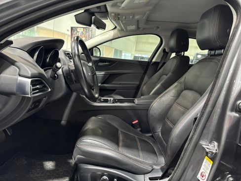 Used 2019 Jaguar XE Prestige AWD/4WD image 43