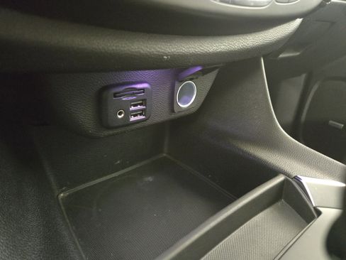 Used 2021 Chevrolet Traverse RS FWD image 27