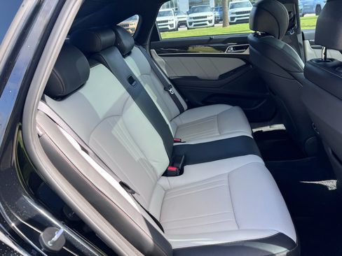 Used 2018 Genesis G80 3.3T Sport RWD image 11