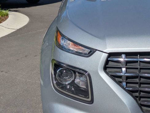 Used 2025 Hyundai Venue SEL FWD image 9