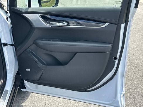 New 2025 Cadillac XT6 Premium Luxury w/ Technology Package image 8