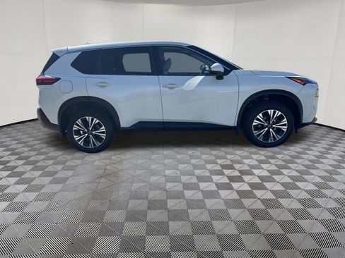 Used 2023 Nissan Rogue SV AWD/4WD image 4