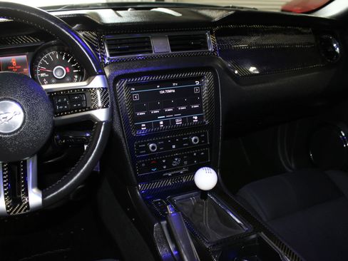 Used 2014 Ford Mustang GT RWD image 13