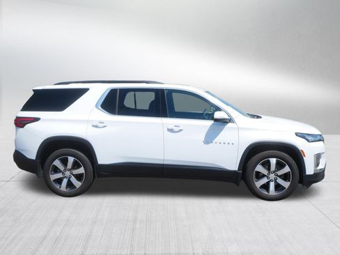 Used 2023 Chevrolet Traverse LT w/ LT Premium Package AWD/4WD image 8