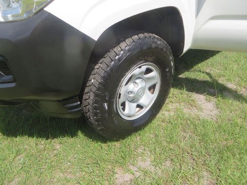 Used 2020 Toyota Tacoma SR AWD/4WD image 26