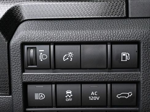 Certified 2025 Toyota 4Runner Limited AWD/4WD image 15