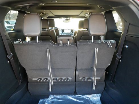 New 2026 Chrysler Pacifica Limited image 11