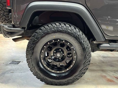 Used 2017 Jeep Wrangler Unlimited Sport w/ Quick Order Package 24S AWD/4WD image 32