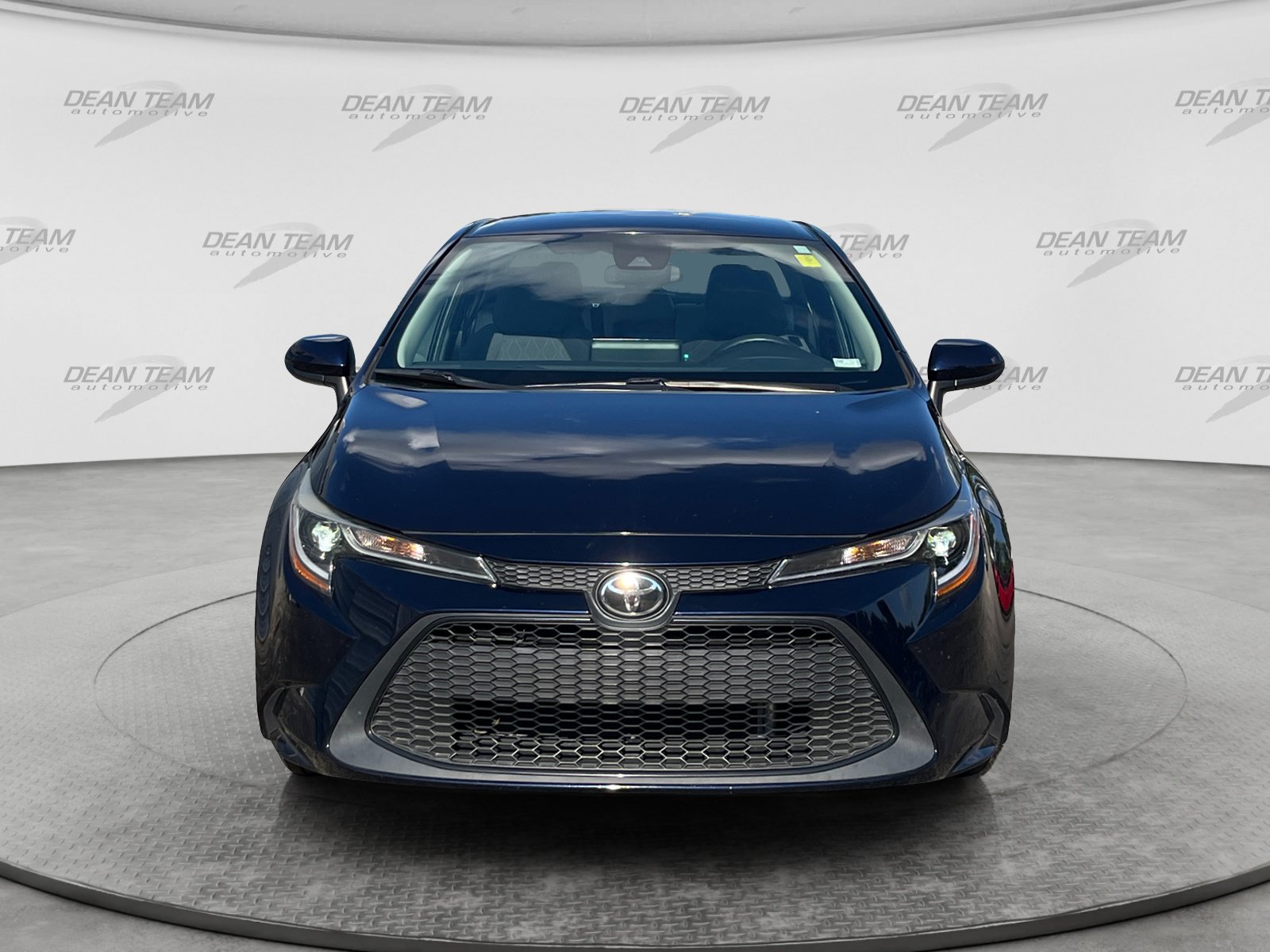 Used 2022 Toyota Corolla LE FWD image 2