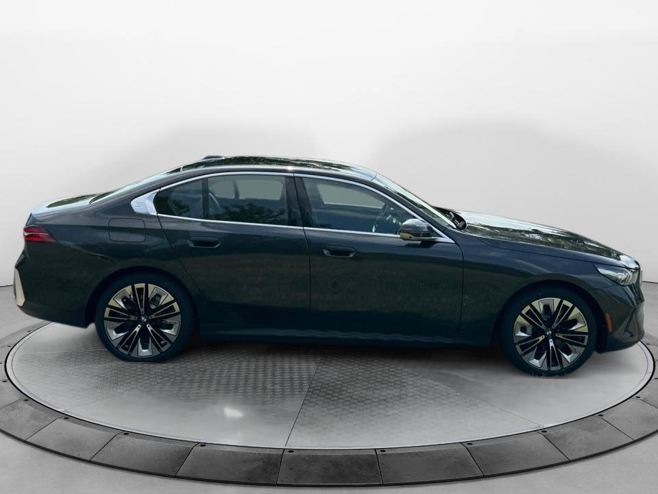 New 2027 BMW 530i xDrive w/ Premium Package AWD/4WD image 8