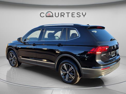 Used 2018 Volkswagen Tiguan SEL AWD/4WD image 5