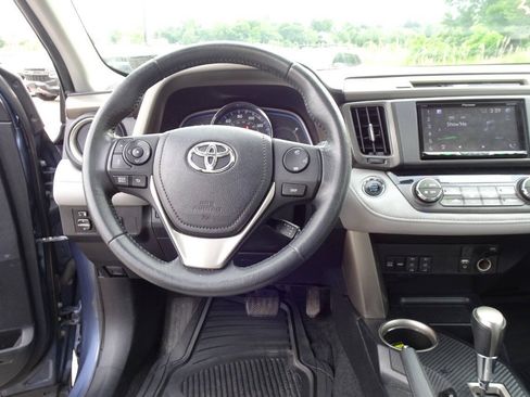 Used 2014 Toyota RAV4 Limited AWD/4WD image 21