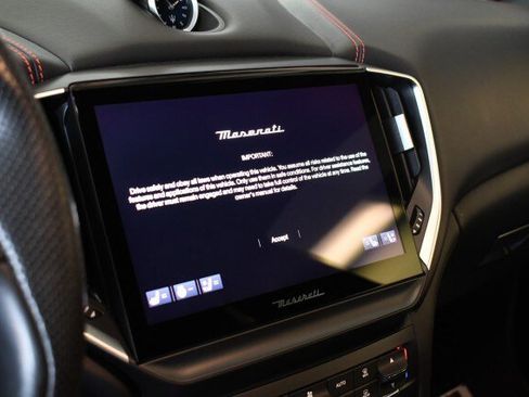 Used 2022 Maserati Ghibli Modena Q4 AWD/4WD image 40