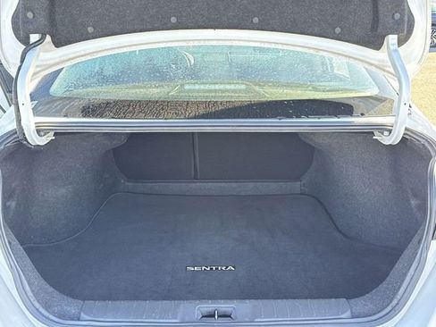 Used 2024 Nissan Sentra SV FWD image 10