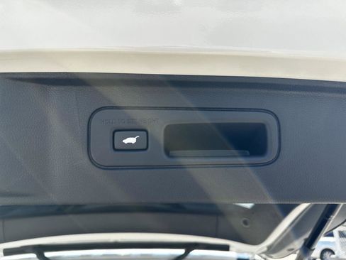 Certified 2025 Honda Pilot EX-L image 23