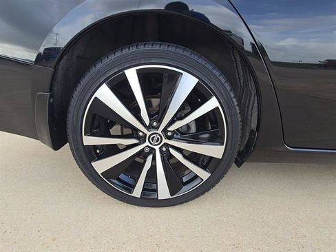 Used 2019 Nissan Altima 2.5 SR w/ SR Premium Package AWD/4WD image 21