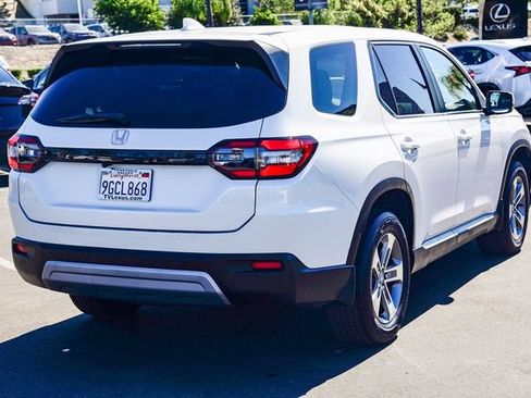 Used 2023 Honda Pilot EX-L image 7