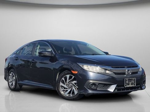 Used 2018 Honda Civic EX image 2