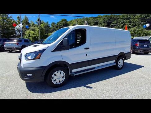 Certified 2025 Ford Transit 250 Low Roof w/ Exterior Upgrade Package RWD image 4