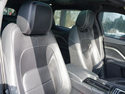 Used 2019 Jaguar F-PACE R-Sport image 81