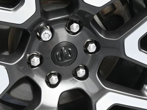 Used 2025 RAM 1500 Laramie image 33