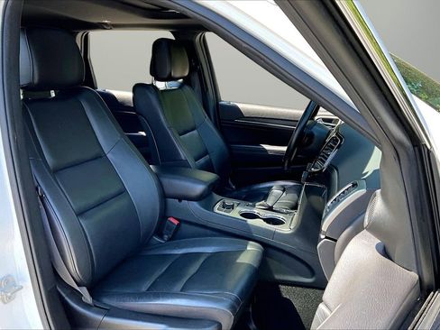 Used 2022 Jeep Grand Cherokee Limited AWD/4WD image 24