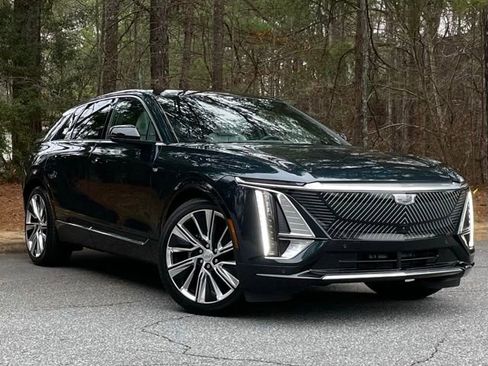 Used 2024 Cadillac Lyriq Luxury image 10