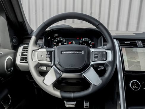 New 2026 Land Rover Discovery Dynamic SE AWD/4WD image 18