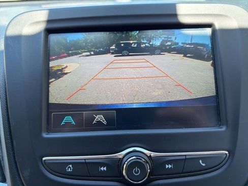 Used 2018 Chevrolet Malibu LS FWD image 3