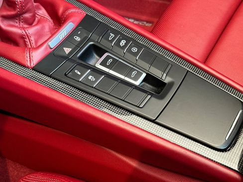 Certified 2019 Porsche 911 Targa 4 GTS AWD/4WD image 26
