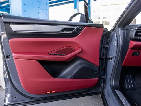 New 2025 Porsche Macan Electric image 28