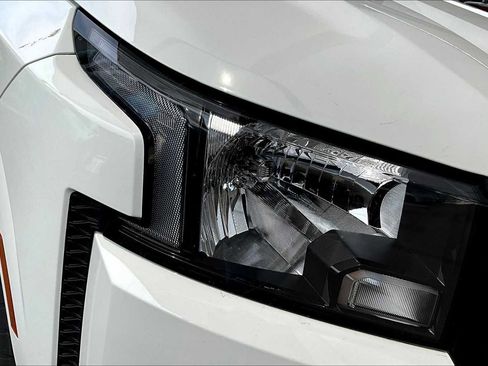 Used 2025 Nissan Frontier S RWD image 18