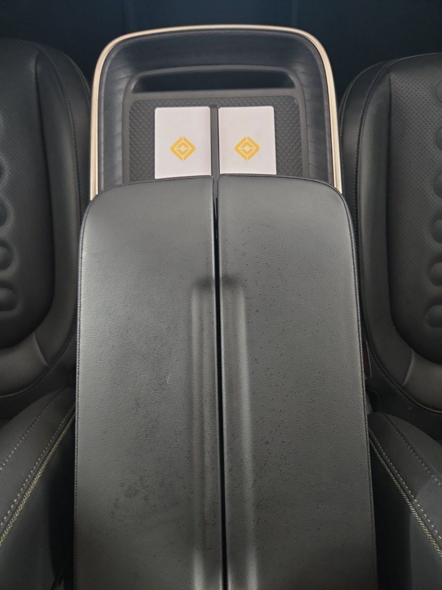 Used 2025 Rivian R1S Adventure Dual AWD/4WD image 31