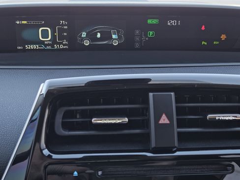 Used 2019 Toyota Prius LE image 14