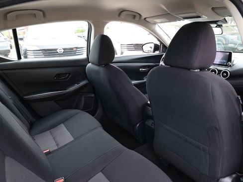 Used 2025 Nissan Sentra SV FWD image 16