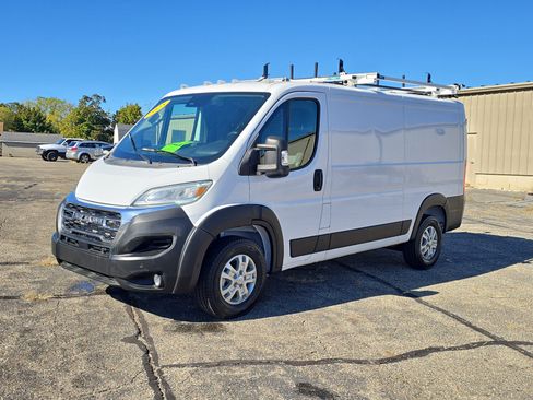 Used 2025 RAM ProMaster 2500 w/ Quick Order Package 22G SLT image 2