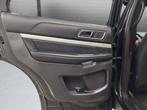 Used 2017 Ford Explorer XLT FWD image 17
