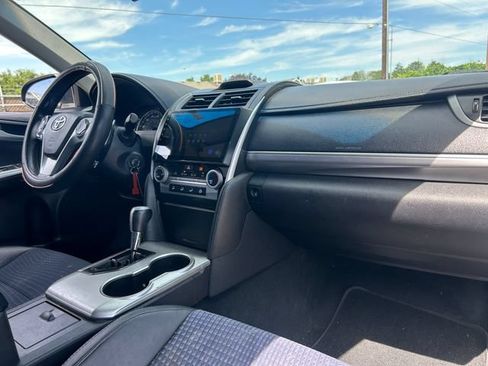 Used 2014 Toyota Camry SE FWD image 26