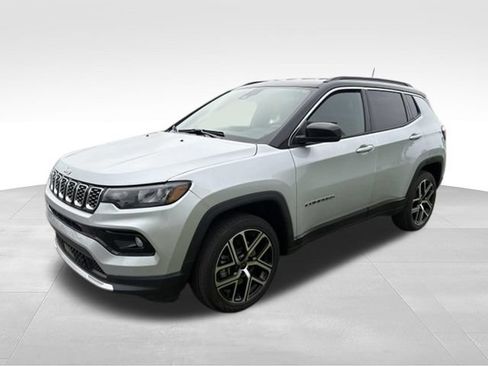 Used 2025 Jeep Compass Limited AWD/4WD image 10