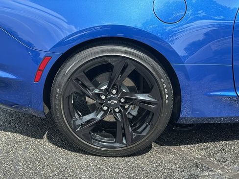 Used 2022 Chevrolet Camaro LT w/ Technology Package RWD image 8