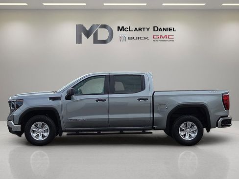 Certified 2023 GMC Sierra 1500 Pro w/ Convenience Package image 3